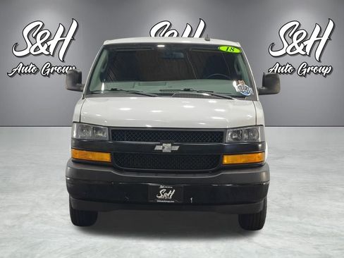 Used 2018 Chevrolet Express 3500 w/ Driver Convenience Package image 12