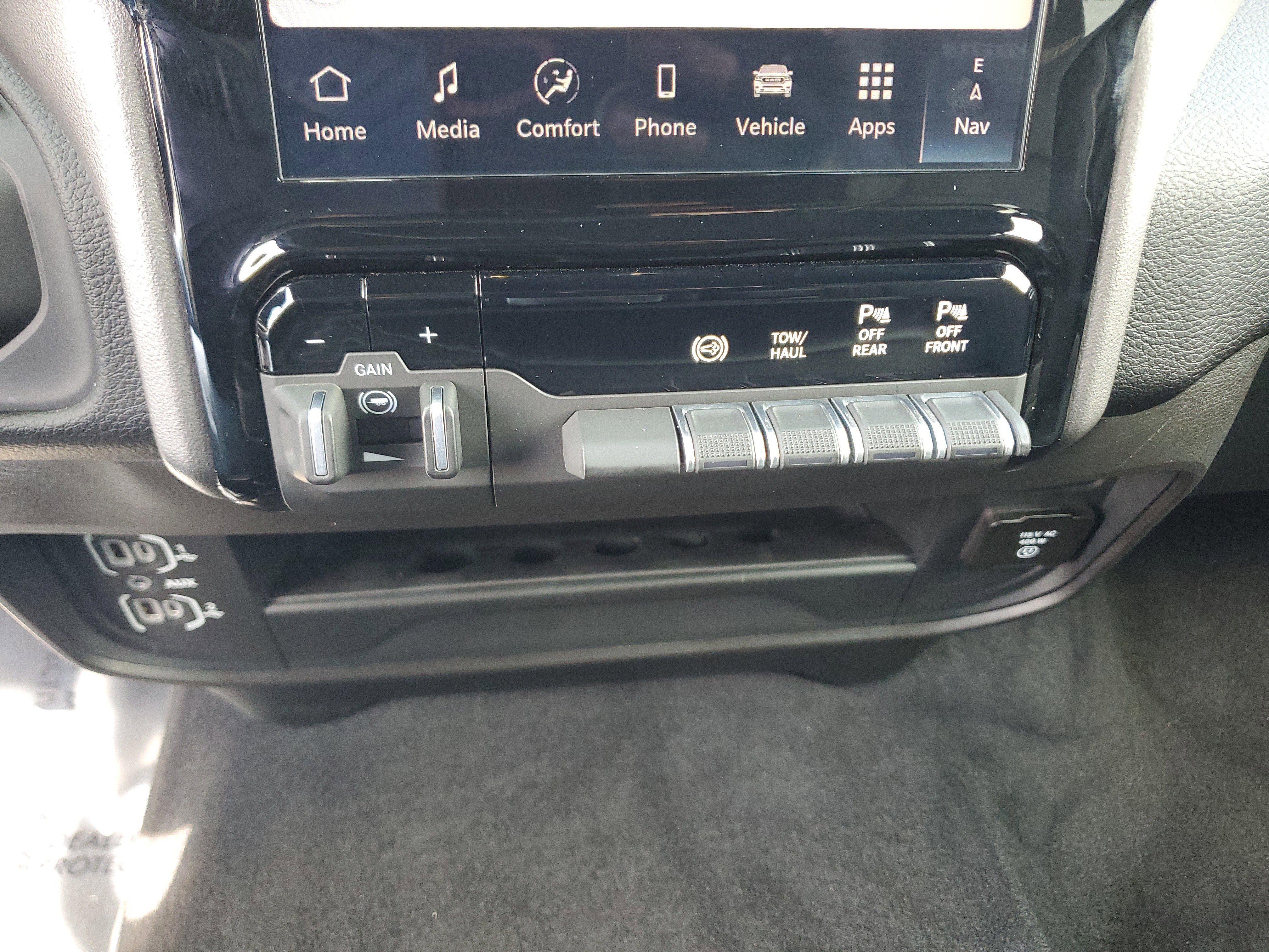 Used 2026 RAM 2500 Laramie AWD/4WD image 25