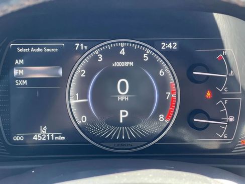 Used 2021 Lexus UX 200 w/ Accessory Package (Z2) image 27