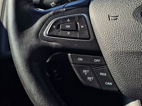Used 2016 Ford Focus SE w/ SE Winter Package FWD image 25