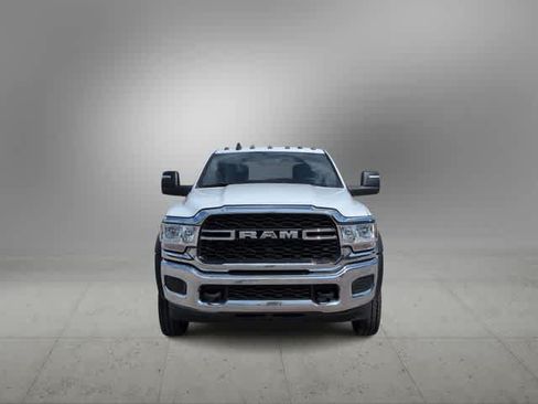 Used 2024 RAM 5500 Tradesman w/ Chrome Appearance Group AWD/4WD image 3