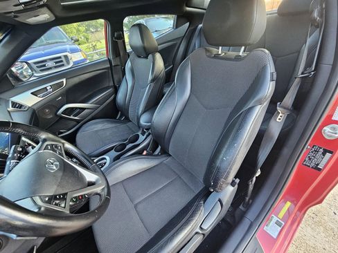 Used 2016 Hyundai Veloster w/ Option Group 03 FWD image 27