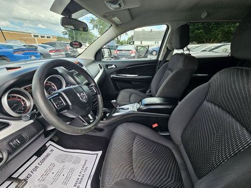 Used 2017 Dodge Journey SE FWD image 19