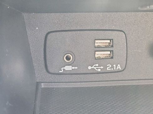 Used 2023 Subaru Crosstrek 2.0i Premium image 24