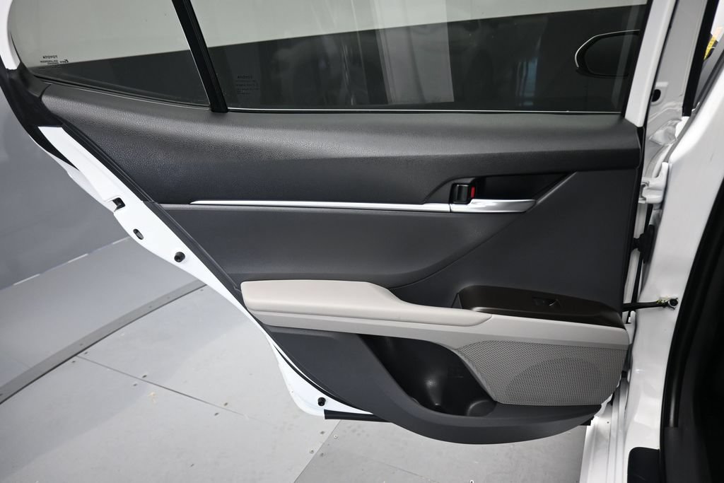 Used 2021 Toyota Camry LE FWD image 29