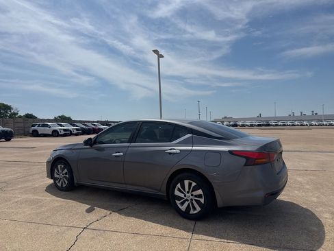 Certified 2024 Nissan Altima 2.5 S FWD image 14