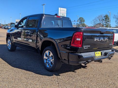 New 2026 RAM 1500 4x4 Crew Cab image 4