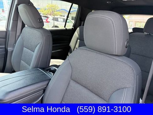 Used 2024 Chevrolet Traverse LT AWD/4WD image 10