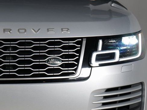 Used 2020 Land Rover Range Rover HSE image 28