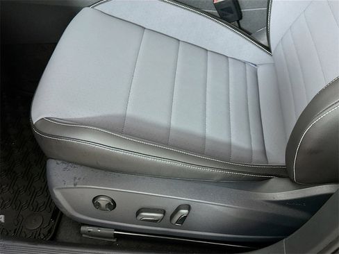 New 2026 Volkswagen Jetta SE image 9