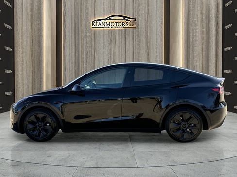 Used 2025 Tesla Model Y Long Range image 4