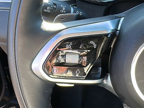 Certified 2025 Jaguar F-PACE R-Dynamic S image 12