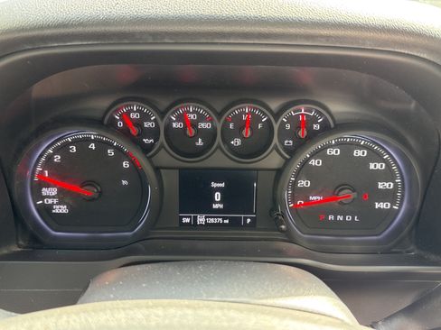 Used 2021 Chevrolet Silverado 1500 Custom AWD/4WD image 13