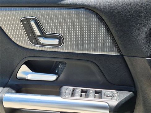 Certified 2021 Mercedes-Benz GLA 250 image 12