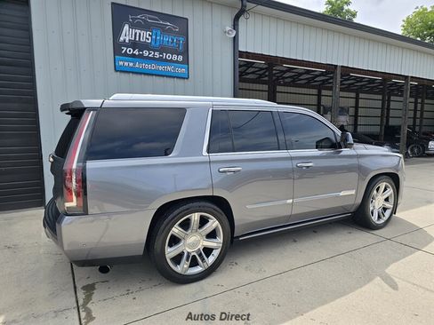 Used 2019 Cadillac Escalade Premium Luxury RWD image 15