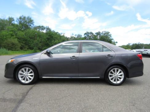 Used 2014 Toyota Camry XLE w/ Leather Package FWD image 8