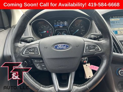 Used 2018 Ford Focus SEL w/ Cold Weather Package FWD image 9