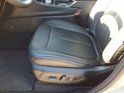 New 2025 Jeep Grand Cherokee L Limited image 18