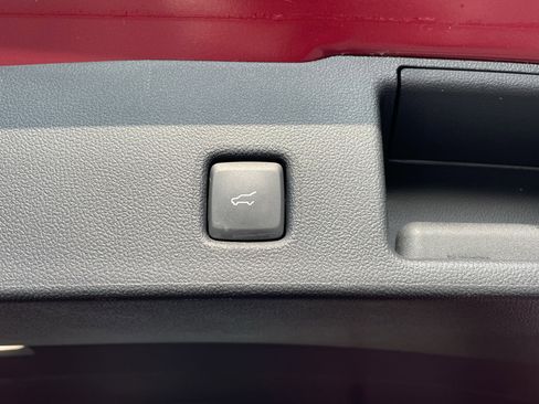 Used 2022 Ford Escape SEL w/ Technology Package image 7