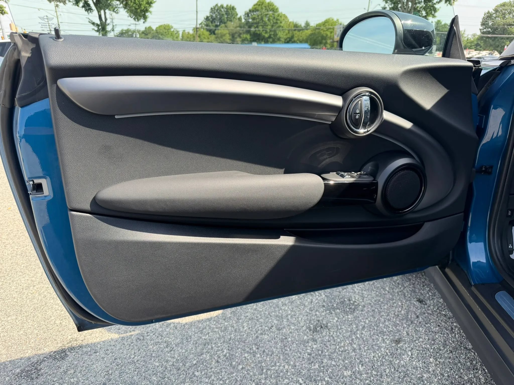 Used 2023 MINI Cooper 2-Door Hardtop FWD image 8