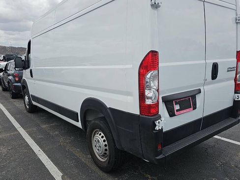 Used 2024 RAM ProMaster 2500 w/ Safety Group FWD image 4