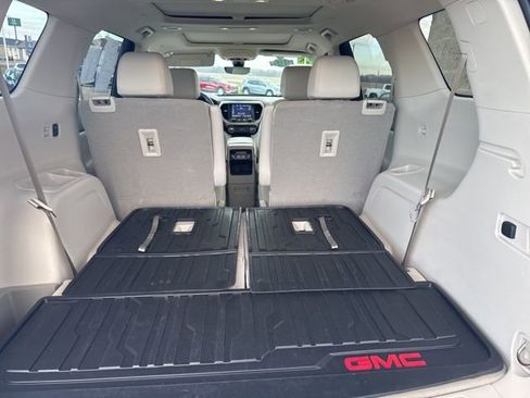 Used 2023 GMC Acadia Denali w/ Denali Ultimate Package image 10