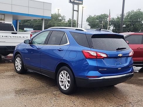Used 2019 Chevrolet Equinox LT w/ Sun & Navigation Package AWD/4WD image 2