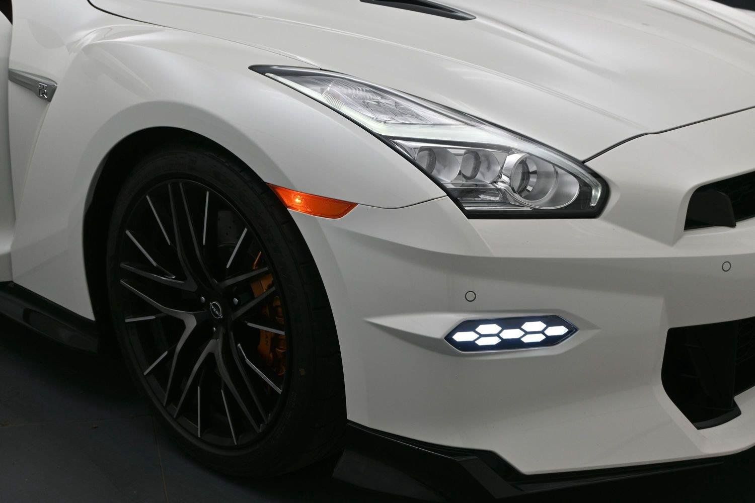 Certified 2024 Nissan GT-R Premium w/ Premium Interior Package AWD/4WD image 20