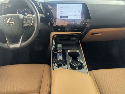 Used 2024 Lexus NX 250 FWD w/ Towing Package (2000 Lbs) image 23