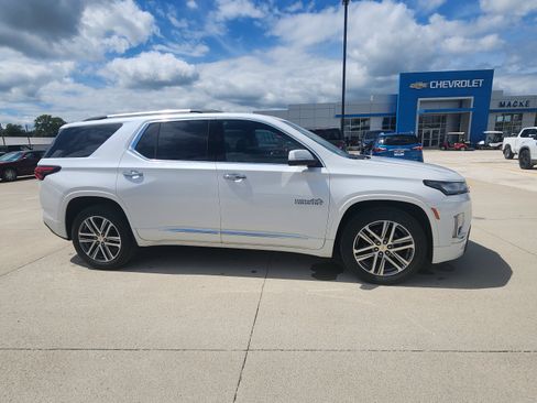Used 2023 Chevrolet Traverse High Country AWD/4WD image 4