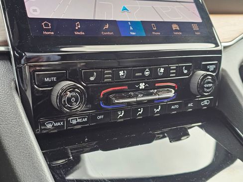 Used 2022 Jeep Grand Cherokee Summit w/ Adv Protech Group IV image 24