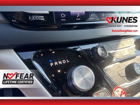 Used 2023 Chrysler Pacifica Touring-L FWD image 32
