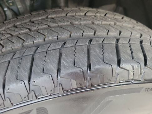 Certified 2023 Toyota Highlander XLE image 36