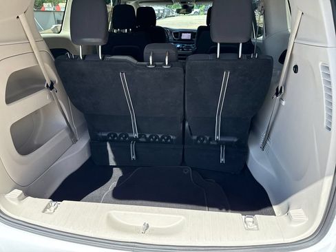 Used 2023 Chrysler Voyager LX FWD image 23
