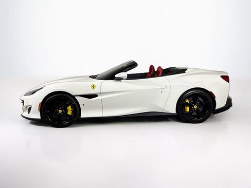 Certified 2020 Ferrari Portofino RWD image 4