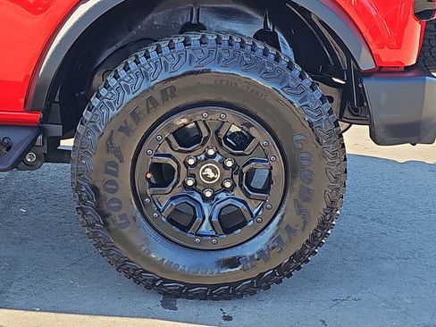 Used 2023 Ford Bronco Wildtrak image 35