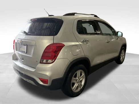 Used 2019 Chevrolet Trax LT w/ LT Convenience Package image 5