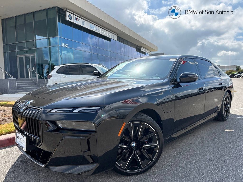 Certified 2025 BMW 750e xDrive AWD/4WD image 1
