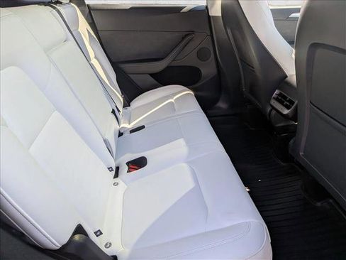 Used 2025 Tesla Model Y Performance image 19