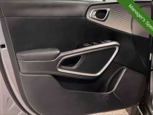 Used 2025 Kia Soul LX FWD image 21