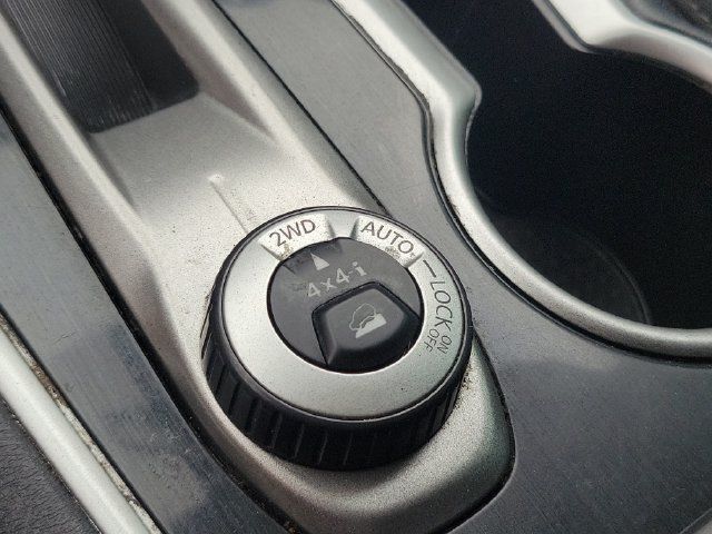 Used 2019 Nissan Pathfinder S AWD/4WD image 22