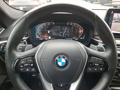Used 2022 BMW 540i xDrive w/ Executive Package image 21