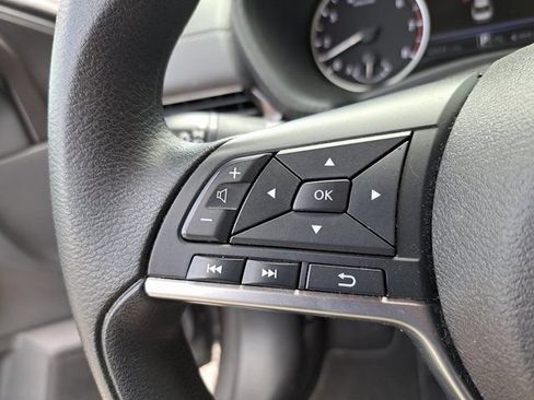 Used 2025 Nissan Sentra SV FWD image 20