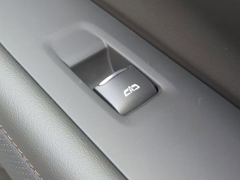 Used 2026 Chevrolet Tahoe High Country image 38