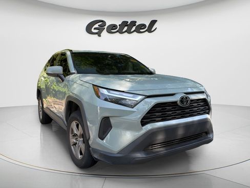 Used 2022 Toyota RAV4 XLE FWD image 2