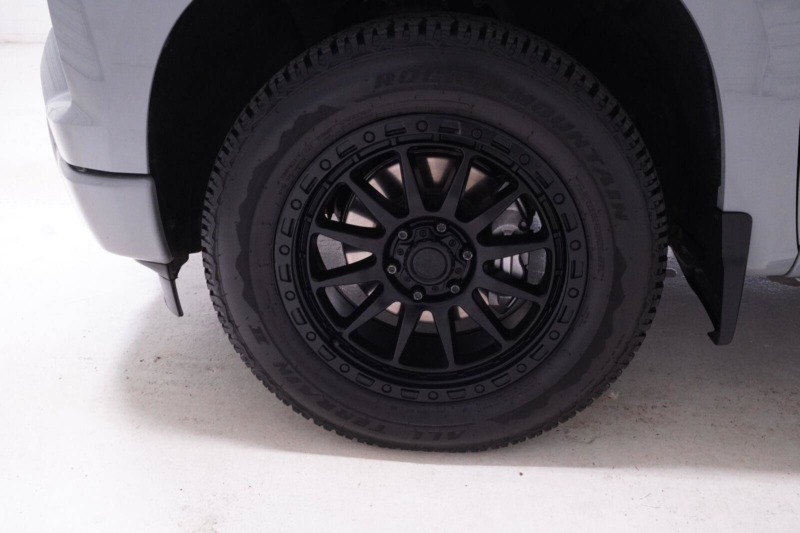 Used 2024 Chevrolet Silverado 1500 Custom RWD image 29