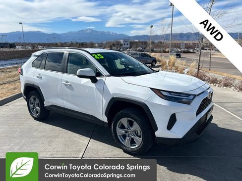 Used 2025 Toyota RAV4 XLE image 1