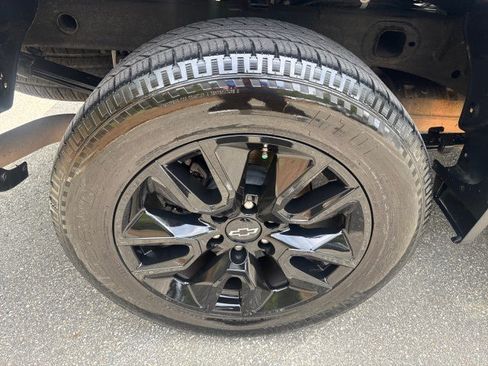 Used 2021 Chevrolet Silverado 1500 LT AWD/4WD image 9