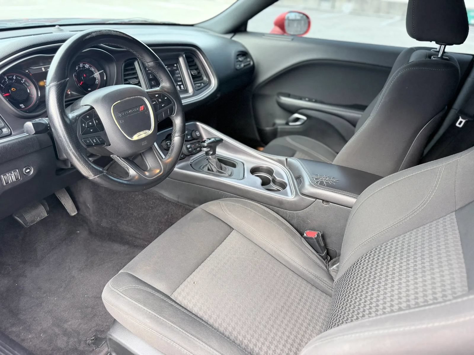 Used 2018 Dodge Challenger R/T w/ Driver Convenience Group RWD image 19