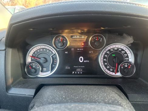 Used 2017 RAM 1500 Laramie image 25